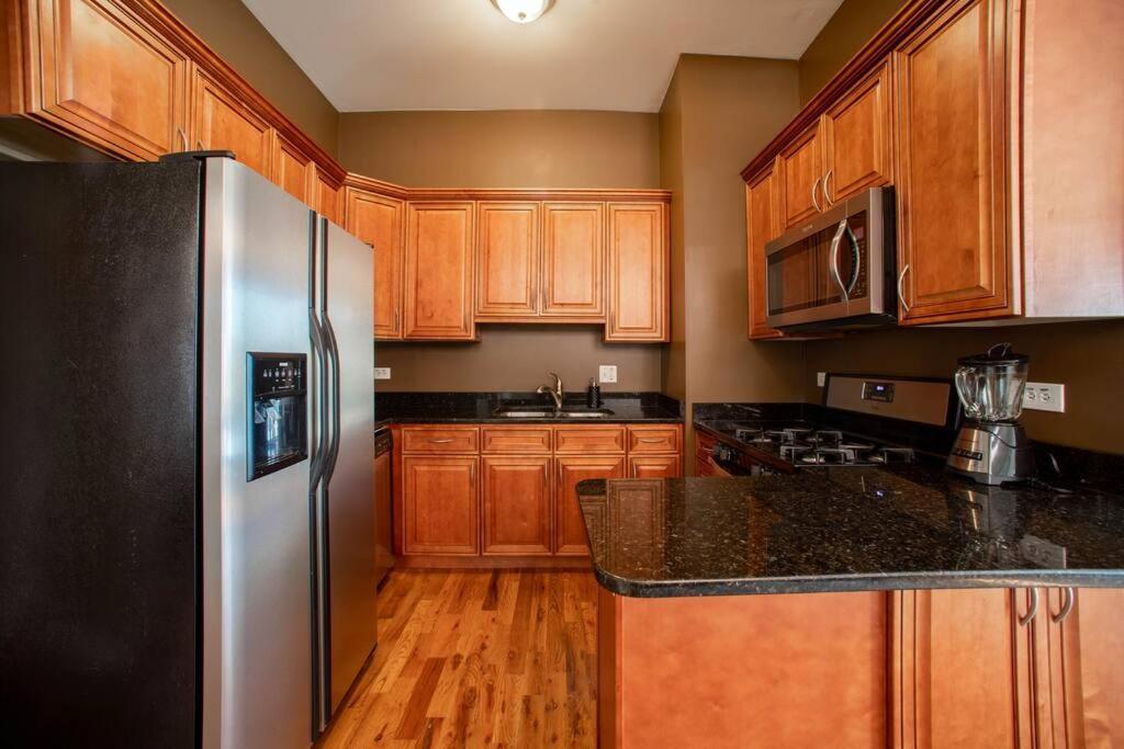 Апартаменты Getaway In The Heart Of Pilsen Чикаго Экстерьер фото